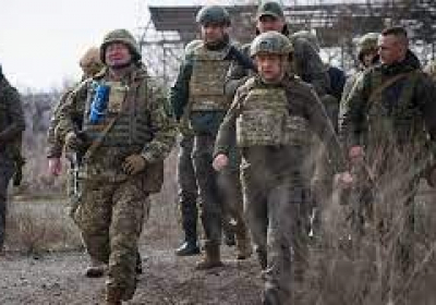 Splintered Ukrainian city braces for new battle with Russia