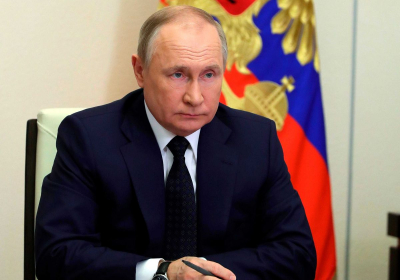 Vladimir Putin warns against phasing out Russian gas