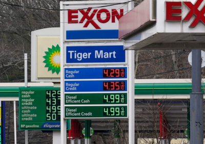 US gasoline prices rise again on talk of banning Russian oil