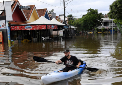Major floods swamp Australias east coast claiming 7 lives