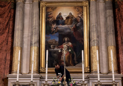 In Greece Pope to seek deeper ties with eastern churches