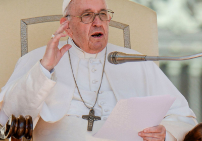 Holocaust memorial chairman thanks pope for opening archives