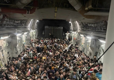 Afghanistan: Striking image captures Kabul exodus