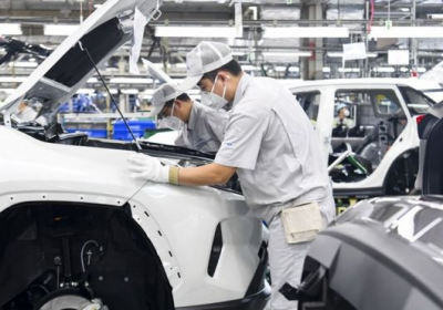 Vauxhall Motors plans Luton job losses amid chip crisis