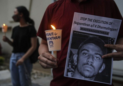 Nagaenthran Dharmalingam: Singapore halts execution of man with low IQ