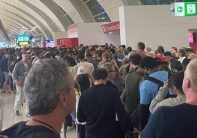 Anne Wing reported lengthy queues at the airport on Wednesday evening