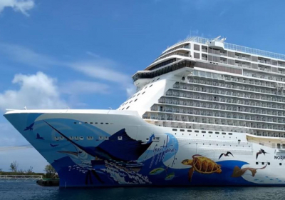 Cruise ship with thousands on board runs aground in Caribbean