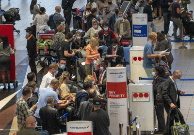 As omicron spreads studies suggest that travel bans alone do not do much good