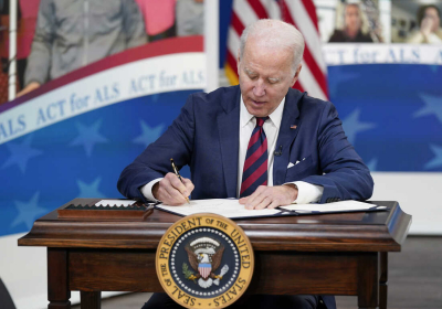 Omicron: US to lift travel restrictions from southern Africa