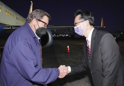 U.S. congressional delegation meets with Taiwans leader