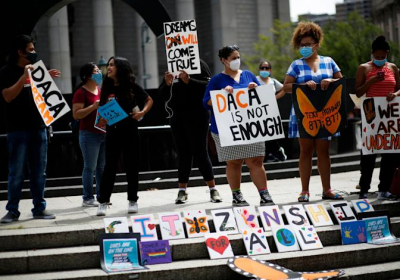 Democrats haggling to get immigration changes into spending bill