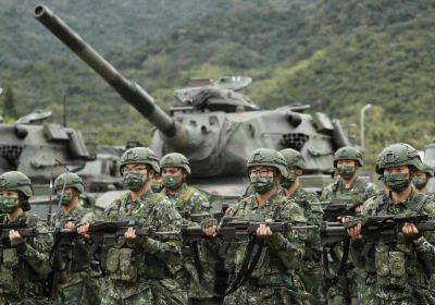 Taiwan considers extending four-month military conscription