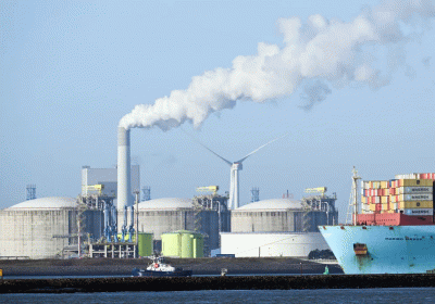 EU lawmakers back gas nuclear energy as sustainable