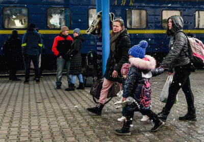 Refugee train routes delayed by technical issues in Italy and Poland