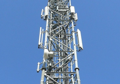 High-speed internet via airborne beams of light