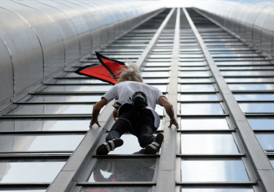 US Abortion Spiderman Protester Climbs 60-Storey San Francisco Building