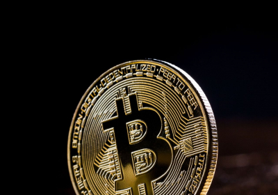 Bitcoin drops below $34000 over the weekend