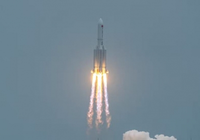  Uncontrolled return to Earth raises concern