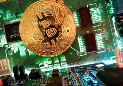 Coinbase-backed Vauld suspends crypto withdrawals seeks new investors citing financial challenges