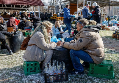 Petrol bombs and firearms training as Ukrainians plan their resistance
