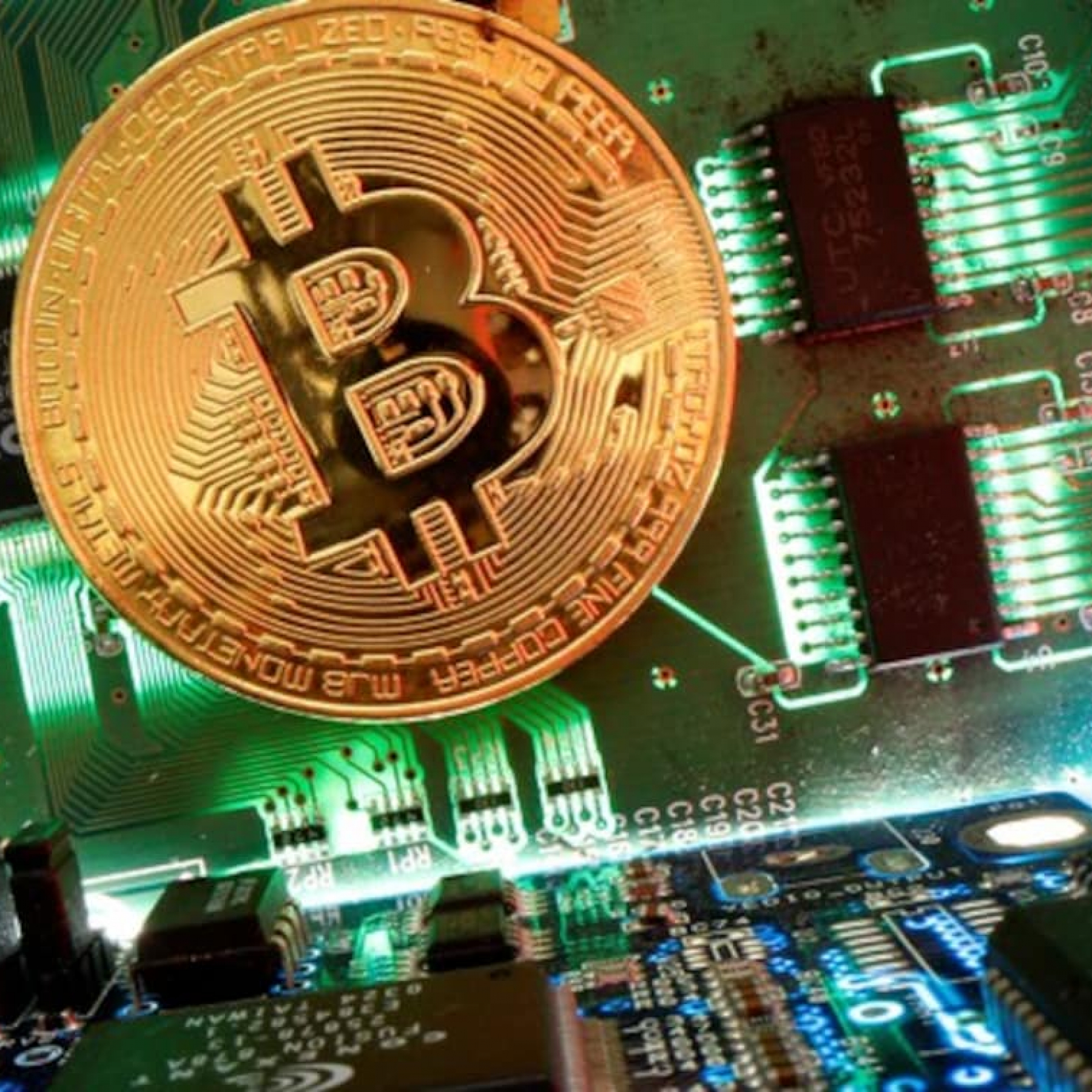 Coinbase-backed Vauld suspends crypto withdrawals seeks new investors citing financial challenges