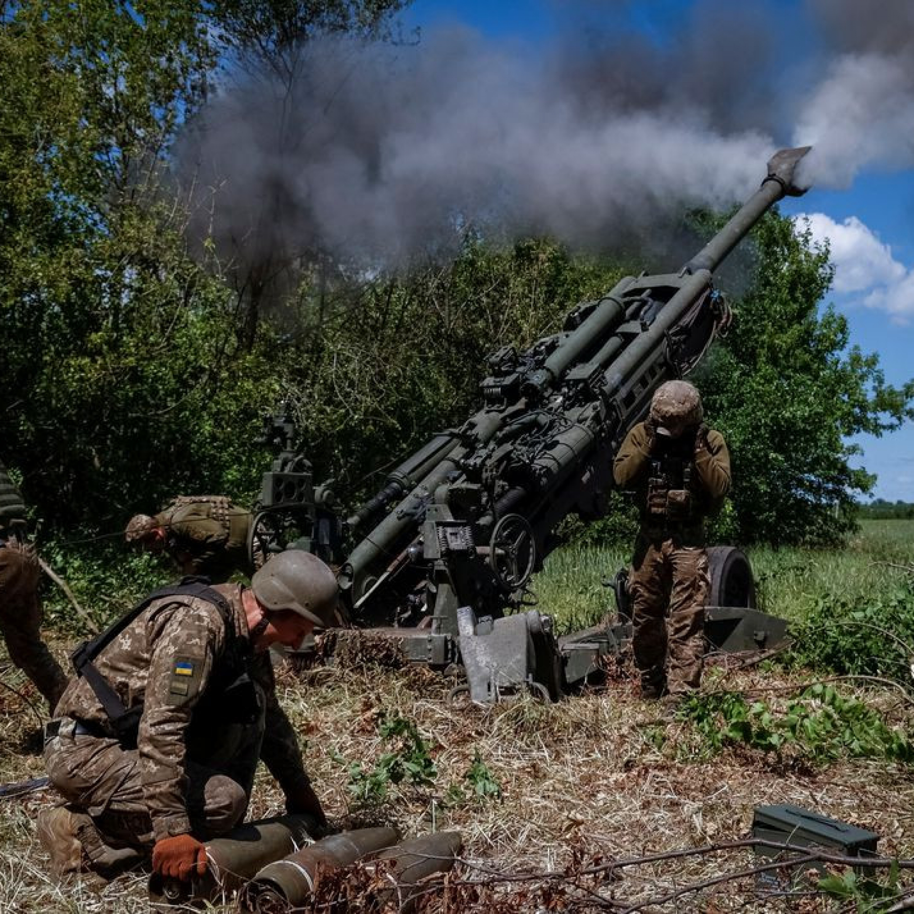 Fierce street fighting in Ukraines Sievierodonetsk a pivotal battle for Donbas