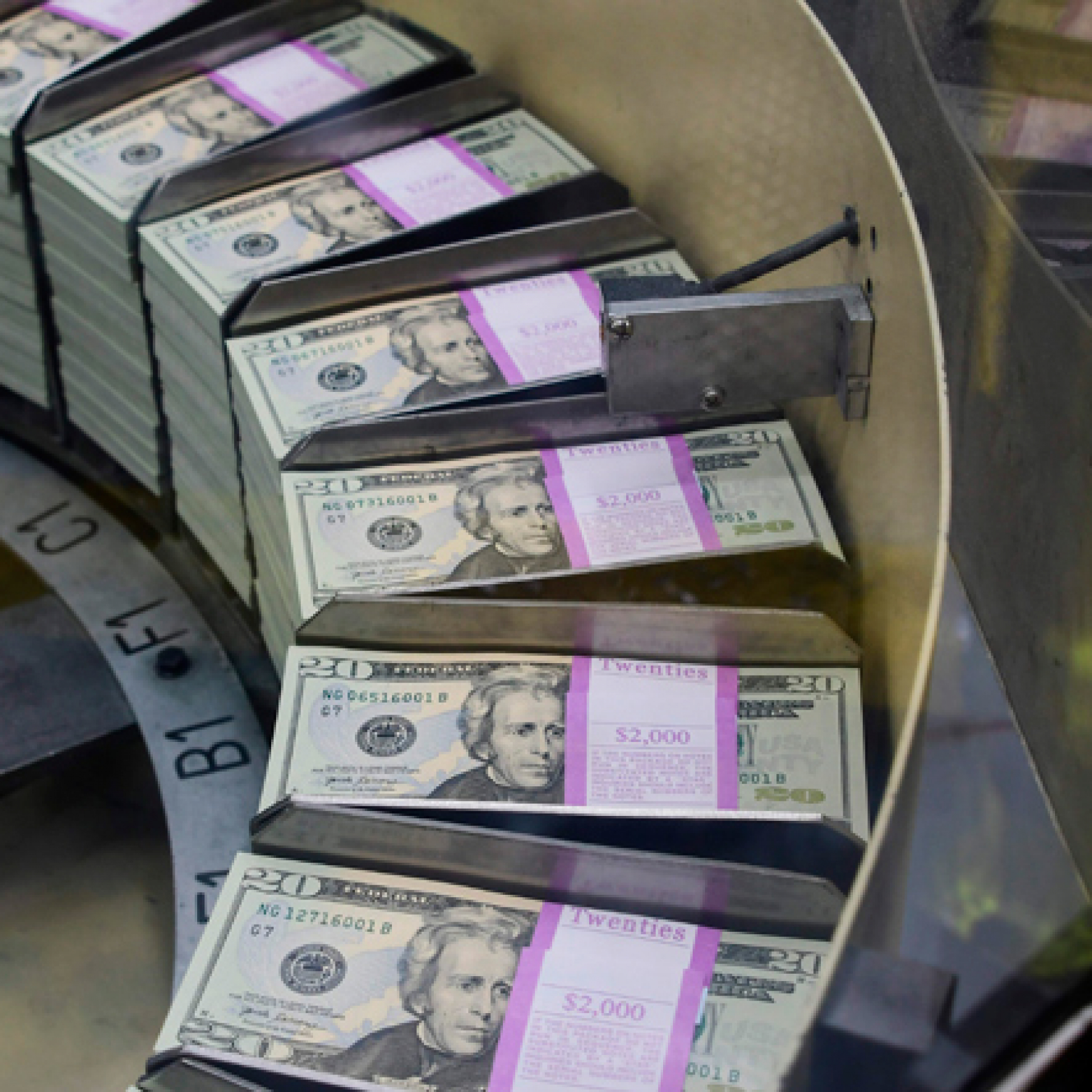 US projects $3.12 trn budget deficit for this year down $555 bn