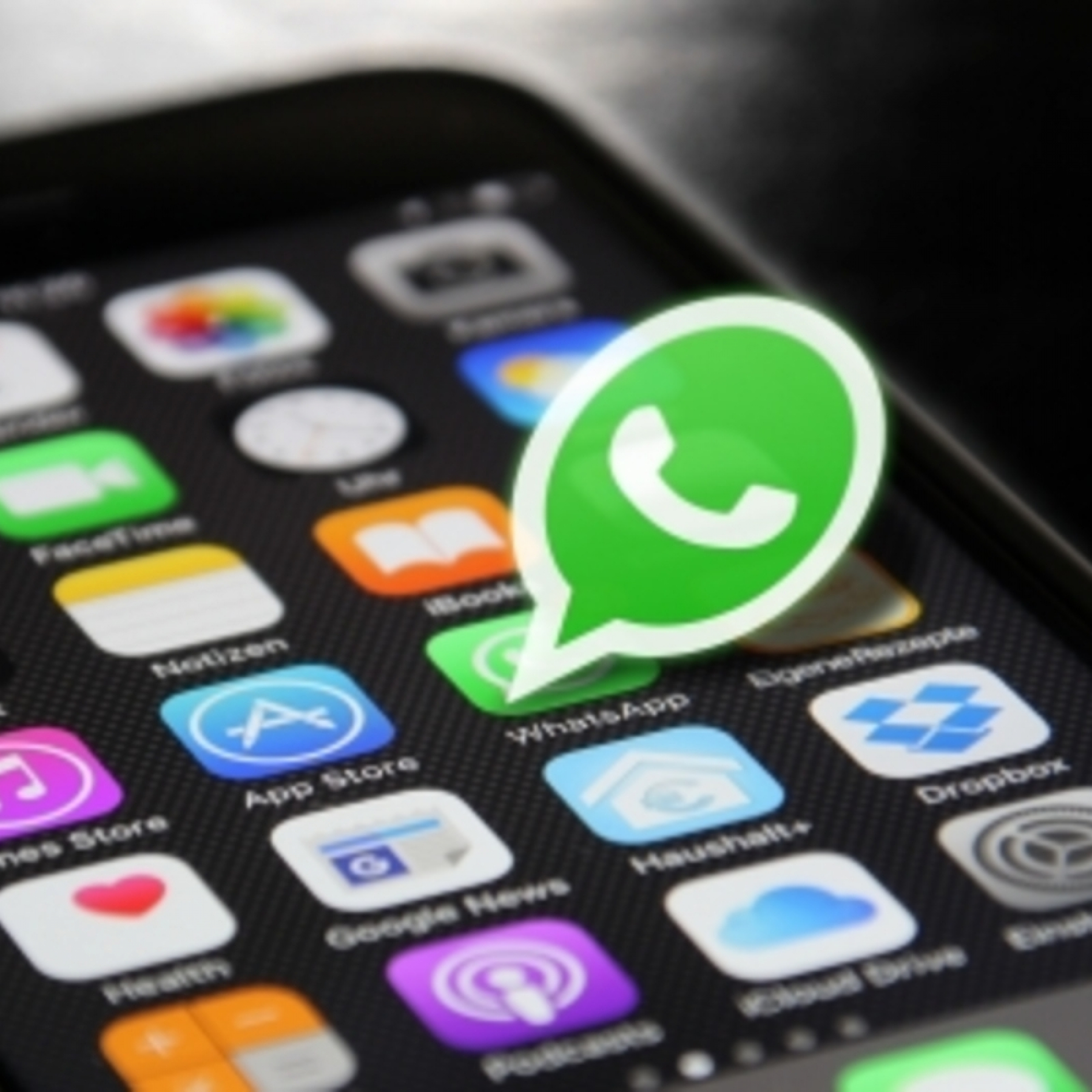 WhatsApp adding option to hide Last Seen status from specific contacts
